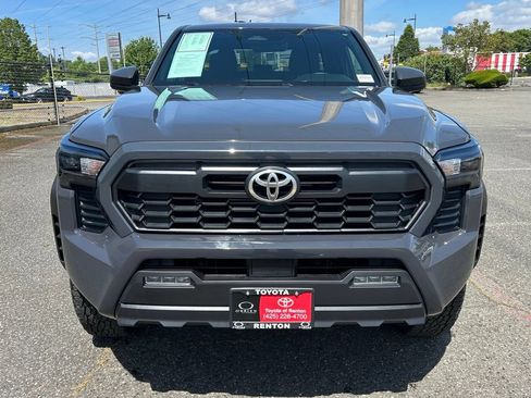 Certified 2025 Toyota Tacoma TRD Off-Road AWD/4WD image 2
