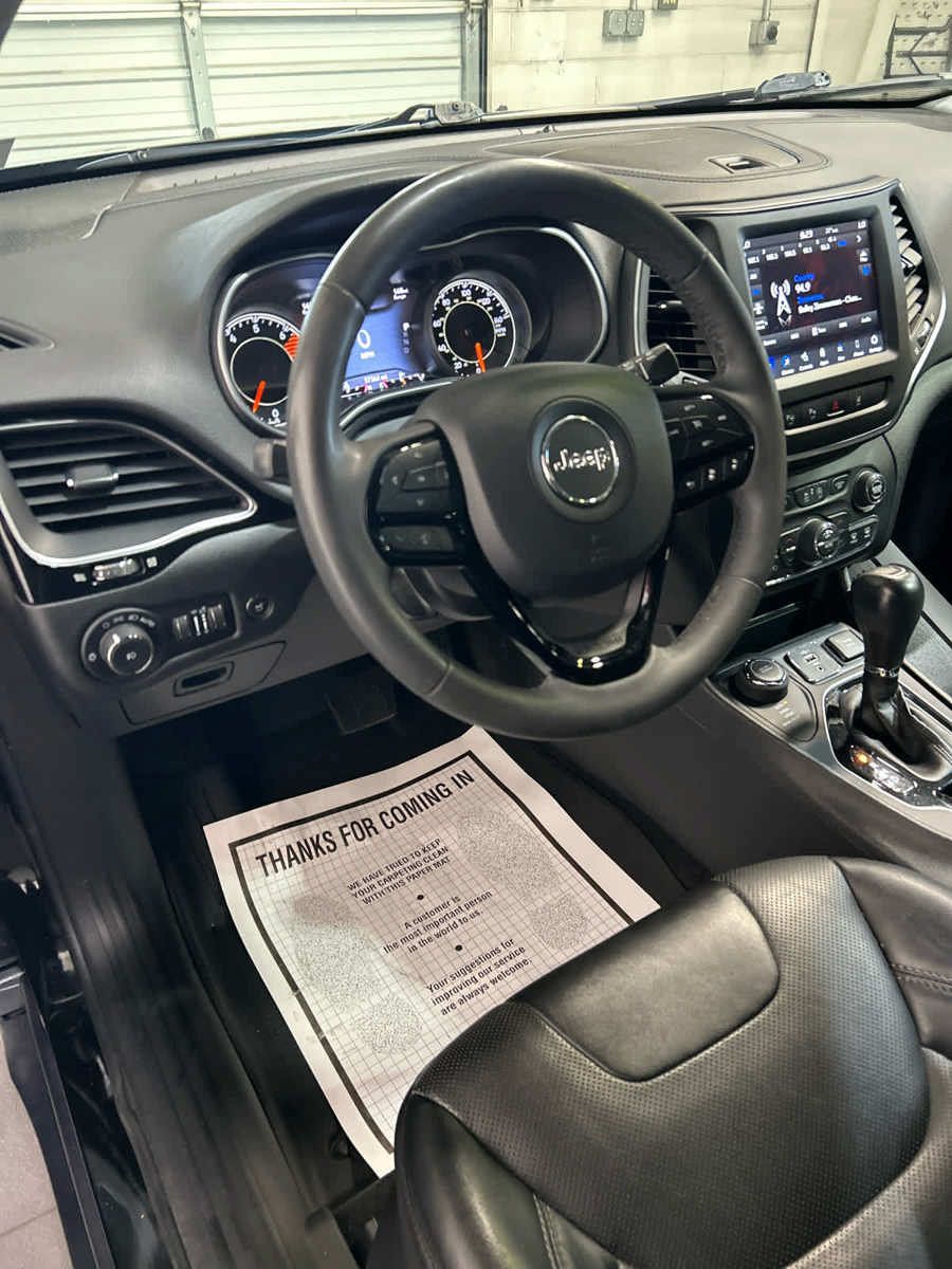 Used 2023 Jeep Cherokee Altitude Lux AWD/4WD image 9