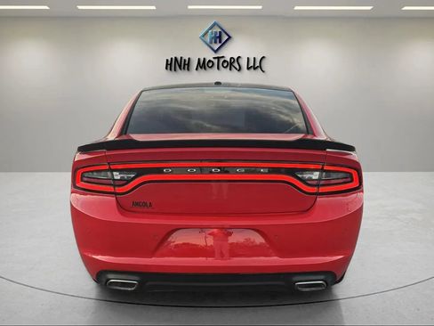 Used 2017 Dodge Charger SE w/ Popular Equipment Group image 4