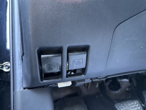 Used 2020 Toyota RAV4 LE w/ All Weather Liner Package AWD/4WD image 13