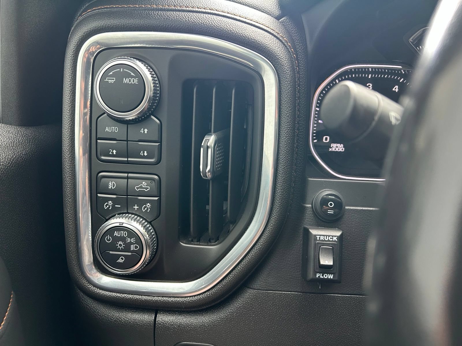 Used 2022 GMC Sierra 2500 AT4 w/ Gooseneck/5TH Wheel Package AWD/4WD image 18