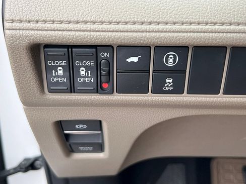 Used 2024 Honda Odyssey EX-L image 17