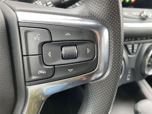 Used 2024 Chevrolet Blazer LT image 23