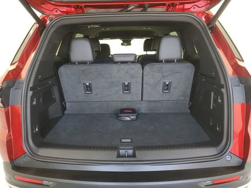 Used 2025 Buick Enclave Preferred w/ Power Package image 11