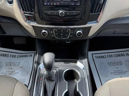 Used 2023 Chevrolet Traverse LS FWD image 20