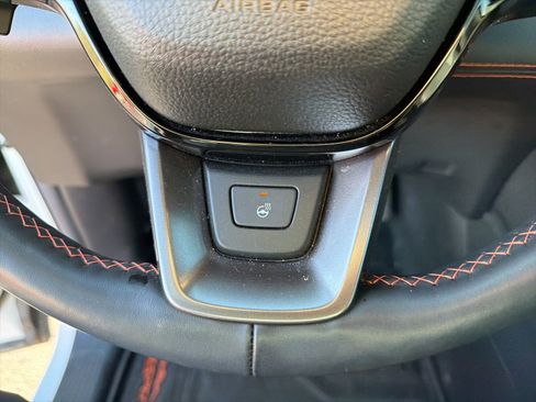 Used 2025 Honda Pilot TrailSport image 17