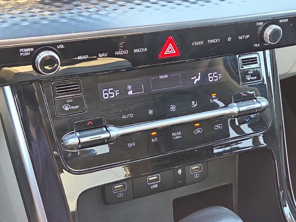 Used 2024 Kia Carnival SX Prestige FWD image 24