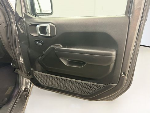Used 2024 Jeep Wrangler Unlimited w/ Dual Top Group AWD/4WD image 32