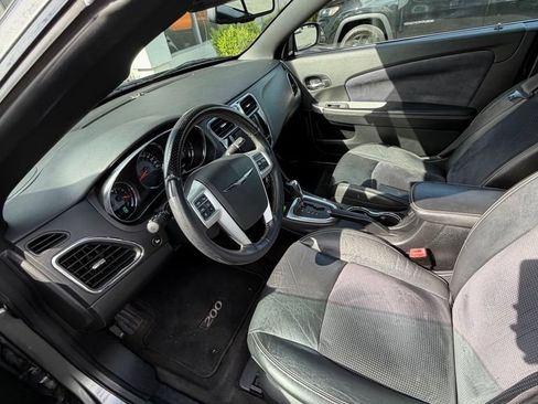 Used 2012 Chrysler 200 S FWD image 25