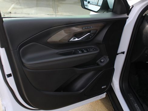 Used 2023 GMC Terrain Denali image 28