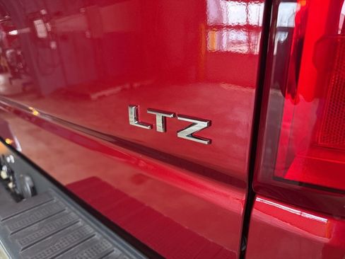 New 2025 Chevrolet Silverado 1500 LTZ w/ LTZ Premium Package AWD/4WD image 12