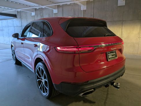Used 2023 Porsche Cayenne image 3