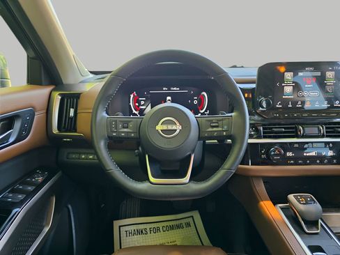 Used 2025 Nissan Pathfinder Platinum AWD/4WD image 23