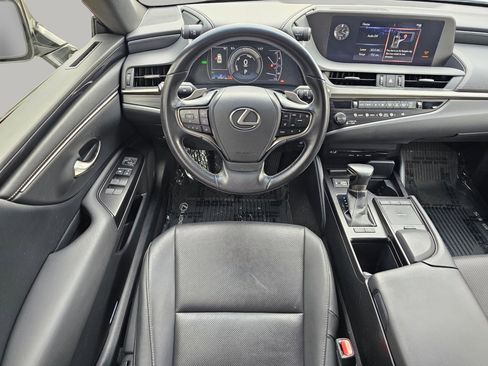 Used 2019 Lexus ES 300h 300h image 3