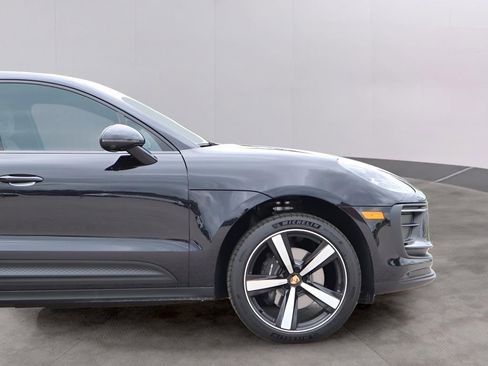 Used 2025 Porsche Macan AWD/4WD image 10