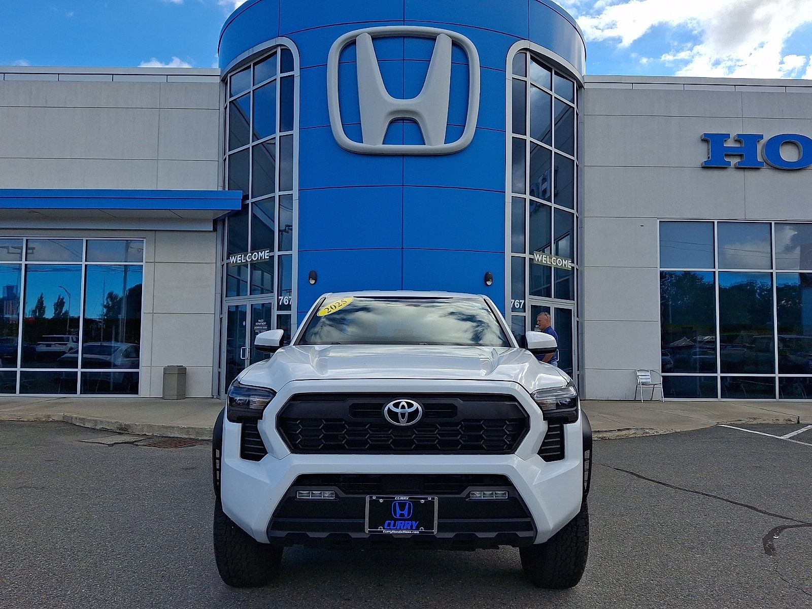 Used 2025 Toyota Tacoma TRD Off-Road AWD/4WD image 2
