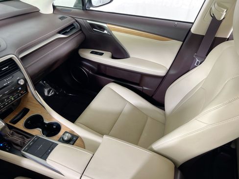 Used 2020 Lexus RX 350L Premium w/ Premium Package image 24