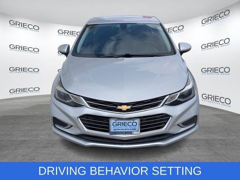 Used 2018 Chevrolet Cruze Premier FWD image 2