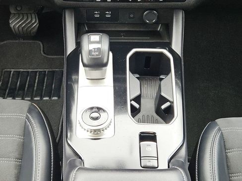 Used 2025 Mitsubishi Outlander SE AWD/4WD image 22