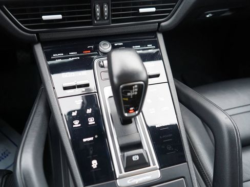 Used 2019 Porsche Cayenne AWD/4WD image 10