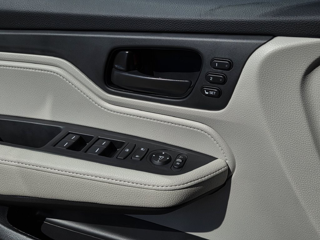 New 2027 Honda Odyssey EX-L image 17