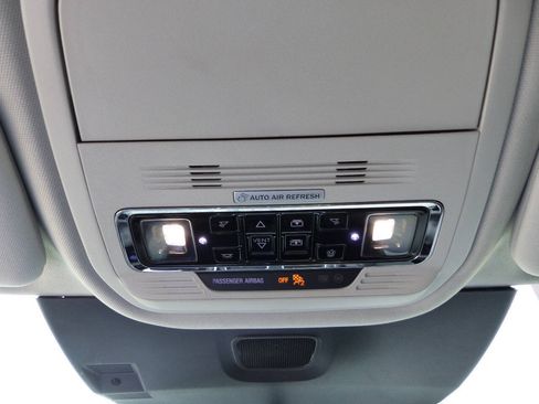 Used 2025 Lincoln Aviator AWD image 32