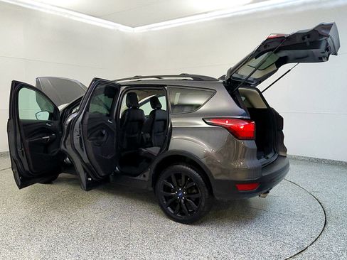 Used 2019 Ford Escape SE FWD image 11