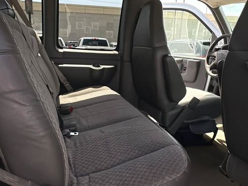 Used 2007 Chevrolet Express 3500 Extended Passenger w/ LT Preferred Equipment Group RWD image 26