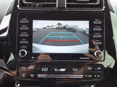 Used 2022 Toyota Prius XLE image 12