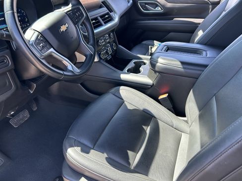 Used 2024 Chevrolet Suburban LT image 9