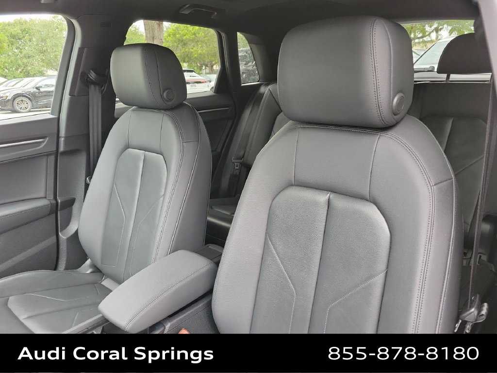 Certified 2024 Audi Q3 2.0T Premium w/ Convenience Package AWD/4WD image 19