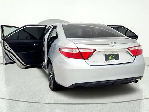 Used 2015 Toyota Camry XSE FWD image 17