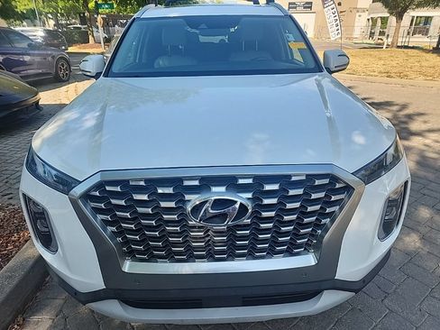 Used 2021 Hyundai Palisade SEL w/ Premium Package FWD image 2