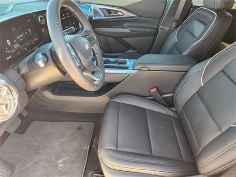 New 2026 Chevrolet Equinox EV LT w/ Convenience Package II image 10