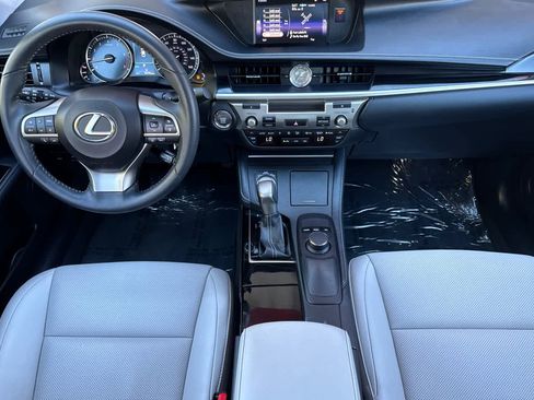 Used 2018 Lexus ES 350 image 3