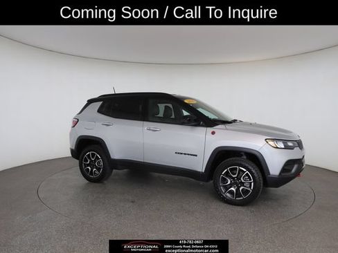 Used 2025 Jeep Compass Trailhawk AWD/4WD image 28