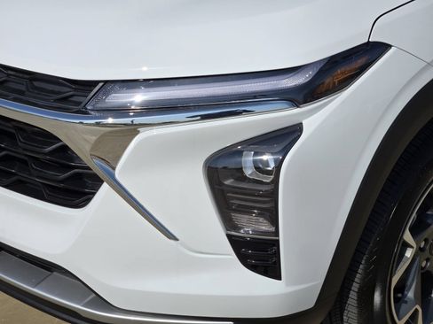 New 2026 Chevrolet Trax LT FWD image 9