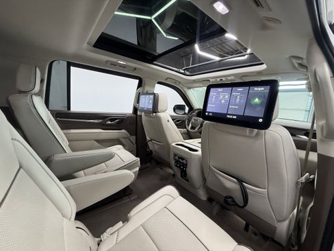 Used 2021 GMC Yukon XL Denali w/ Denali Premium Package AWD/4WD image 23