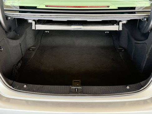 Used 2014 Mercedes-Benz E 350 Sedan image 28