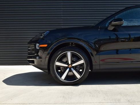 Certified 2025 Porsche Cayenne Coupe image 39