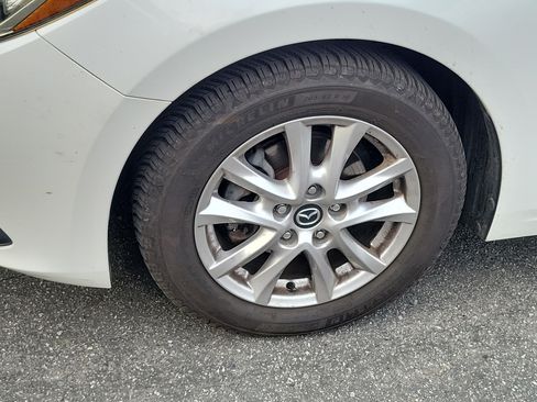 Used 2015 MAZDA MAZDA3 i Touring FWD image 2