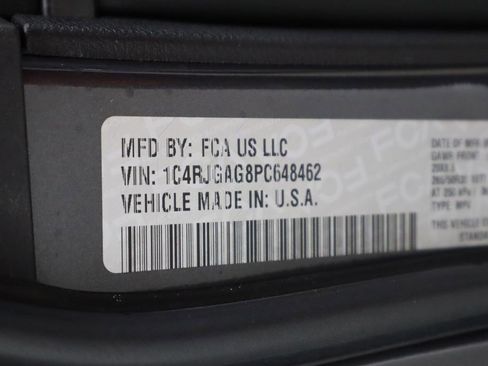 Used 2023 Jeep Grand Cherokee Altitude RWD image 42