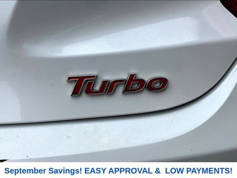 Used 2016 Hyundai Veloster Turbo FWD image 20