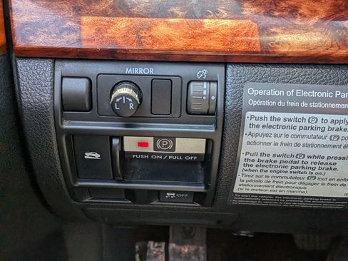 Used 2011 Subaru Outback 2.5i Limited image 18