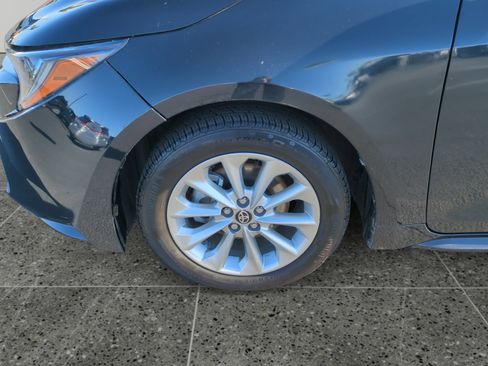Used 2020 Toyota Corolla XLE image 14