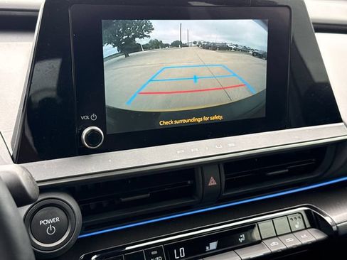 Used 2025 Toyota Prius FWD image 22
