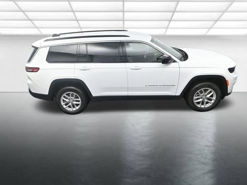 New 2025 Jeep Grand Cherokee L Laredo image 17
