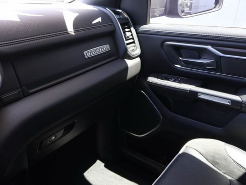 Used 2025 RAM 1500 Laramie AWD/4WD image 16
