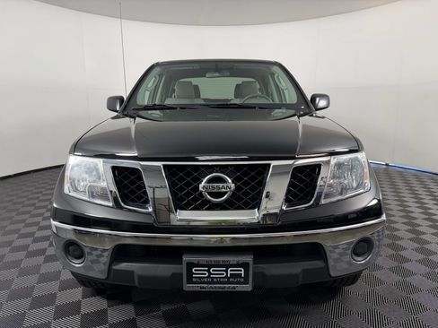 Used 2010 Nissan Frontier SE RWD image 2