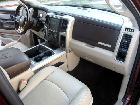 Used 2016 RAM 2500 Laramie w/ Convenience Group AWD/4WD image 28